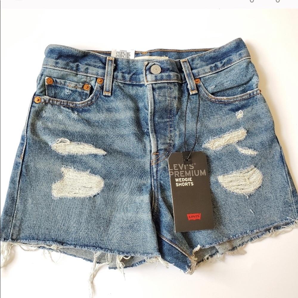 Levi's Wedgie Fit High Rise shorts